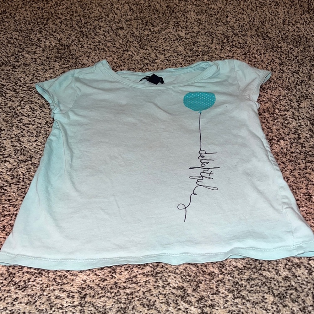Gap shirt. Size S (6-7)